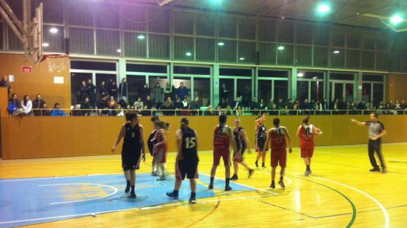 La llista d'arranjaments de l'estiu no inclou les goteres del pav 1