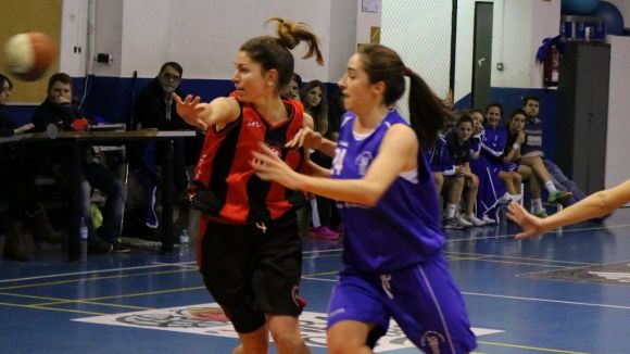 El femení de la UESC confirma la millora col·lectiva i es desfà de l'AB Premià