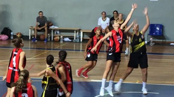 La nova UE Sant Cugat femenina s'estrena al pav 1 davant el Bàsquet Ateneu Montserrat