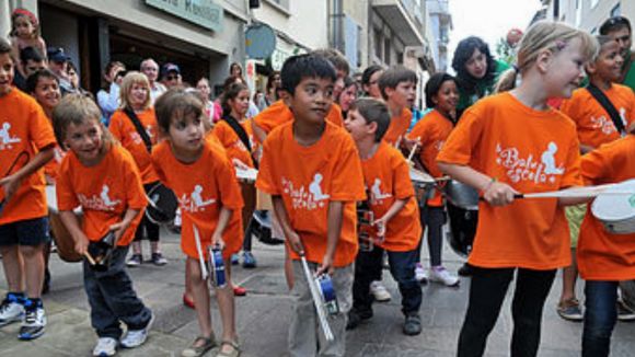 La 4a Festa de la Percussió Infantil omple avui les places de Pep Ventura i d'Octavià