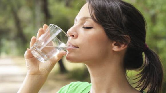 Rebuig del ple a qualsevol increment en les taxes del rebut de l'aigua