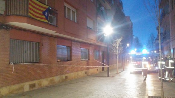 Els Bombers actuen en un possible despreniment de façana a Sant Bonaventura