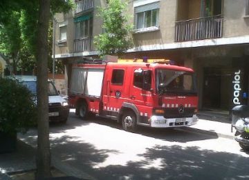 Perímetre de seguretat al número 4 de l'avinguda de Gràcia per un despreniment