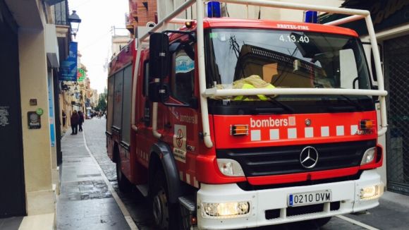 Un pis del carrer de Santa Maria pateix un incendi