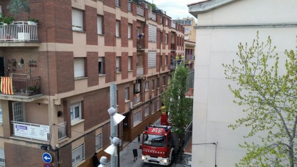 Bombers intervé en un pis del carrer Migdia on l'inquilí s'havia deixat les claus amb una paella al foc