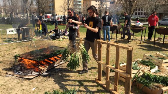 L'EI reivindica la recuperació de l'espai públic amb una calçotada popular