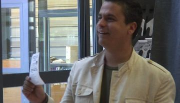 L'alcaldable ecosocialista, Joan Calderon, crida a la votació activa