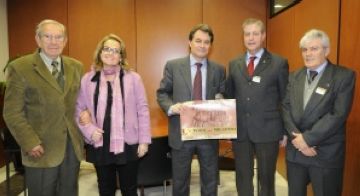 Artur Mas també rep el calendari