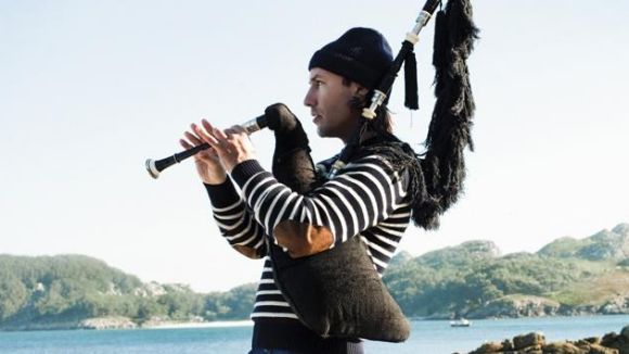 La 'Tertúlia en acústic' parla amb el gaiter Carlos Núñez al SAF