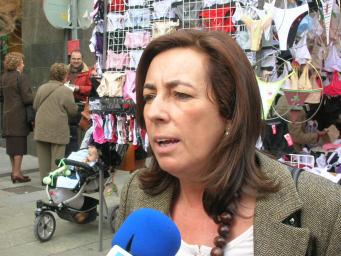 L'economia familiar, principal argument de la candidata del PP al Senat en la seva visita a Sant Cugat