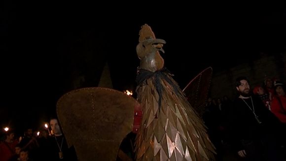 Alt: Comença el Carnaval a Sant Cugat amb la consigna 'menys queixar-se i més divertir-se' del Gall
