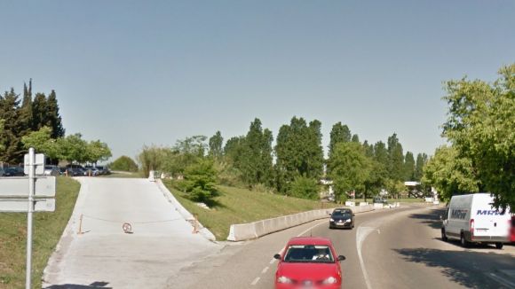 La carretera de Rubí continua la seva millora amb voreres al carrer Colònia Torró