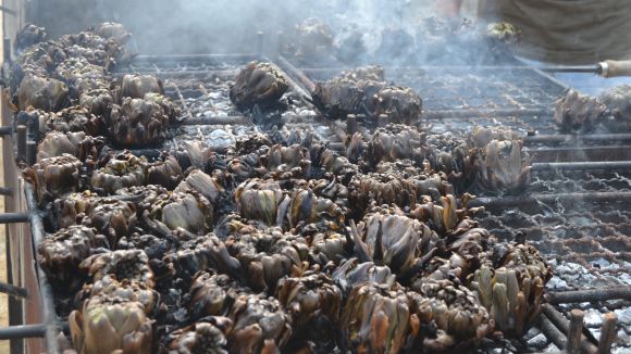 L'Associació de Veïns Centre-Estació torna al carrer amb la 1a carxofada