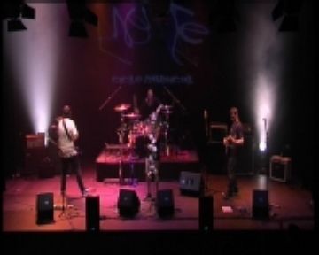 El conjunt Celesta en acústic al 'Desendolla't' de Cugat tv