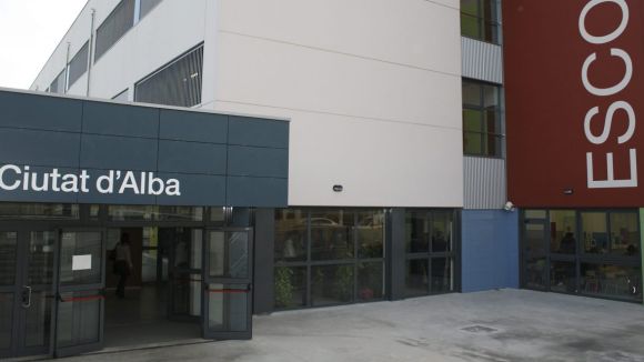 S'activa un protocol de vigilància al Ciutat d'Alba per tres casos de tos ferina