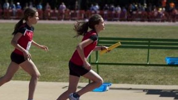 Actuació destacada dels alevins, infantils i cadets de relleus del Muntanyenc