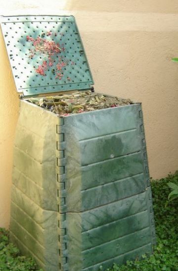 L'Ajuntament regala 40 aparells per fer compostatge casolà