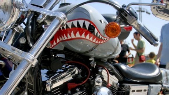 Alt: Els amants de les motos es concentren avui a la plaça de Sant Francesc