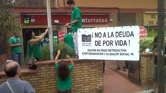El Casal Popular la Guitza es queda petit per als afectats per la Hipoteca