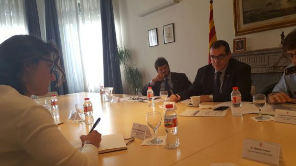 Interior i Ajuntament reforçaran la coordinació de Mossos i Policia Local per aturar els robatoris a domicilis