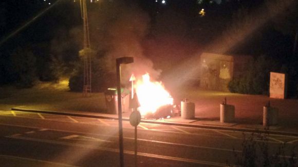 L'Ajuntament demana col·laboració ciutadana per combatre la crema de contenidors