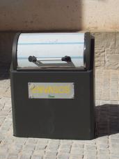 Un contenidor del carrer Valldoreix incompleix, per error, el programa de Residu Mínim