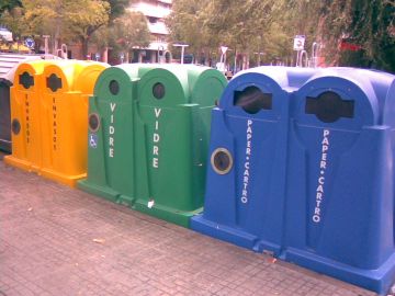 15 contenidors adaptats per a persones amb mobilitat reduïda