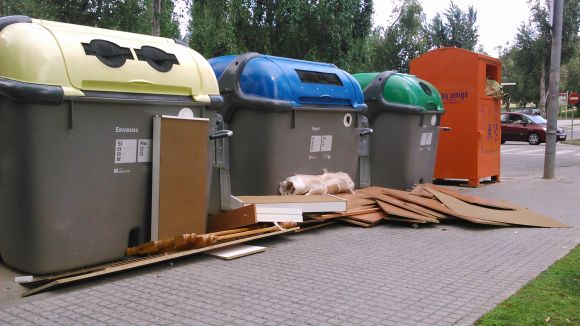 Cada santcugatenc genera 398 kg de deixalles l'any