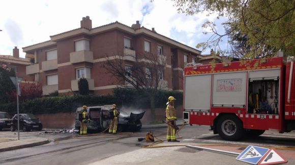 Crema una furgoneta al barri de l'Eixample Sud