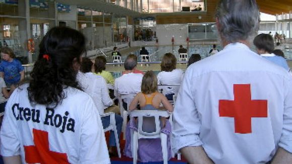 La Creu Roja explica la seva tasca a Sant Cugat al magazín a través dels voluntaris