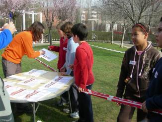 Practicant la orientació al Parc Central