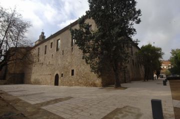 Finalitzen les obres d'arranjament de la part posterior del Monestir