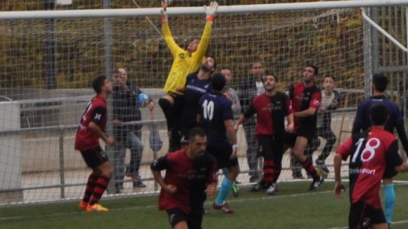 El Junior s'imposa al Sant Cugat Esport en un derbi polèmic