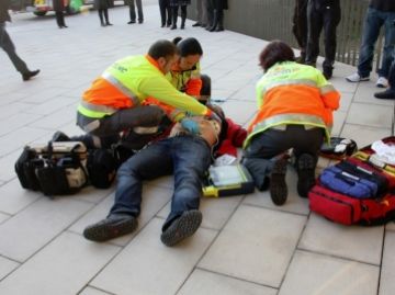 Alt: La Policia Local incorporarà desfibril·ladors automàtics als cotxes patrulla