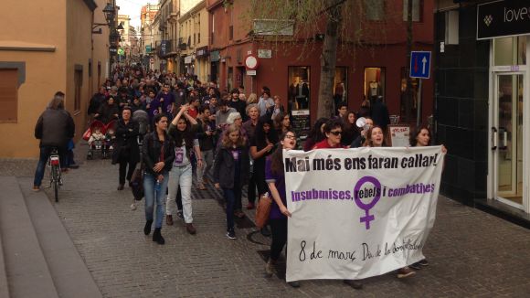 Partits i entitats d'esquerra defensen junts la igualtat de gènere en la manifestació local del Dia de la Dona