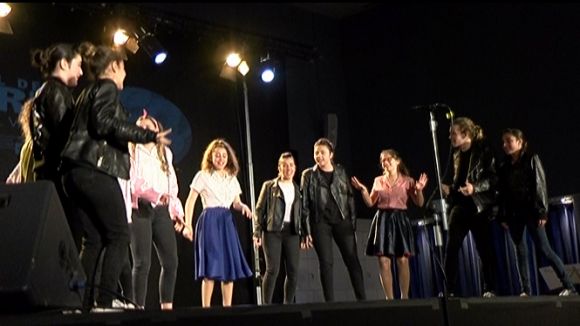 El vestíbul del Teatre-Auditori es carrega avui d'actuacions per celebrar el Dia Mundial del Teatre