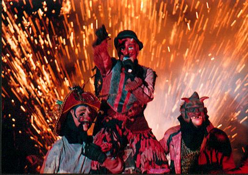 Comediants clou l'Any del Mil·lenari amb un espectacle de foc i llum