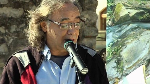 Eduard Sanahuja protagonitza avui la lectura poètica d'Òmnium Cultural