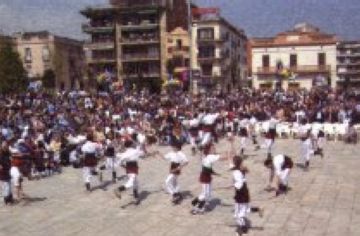 2002: Sant Cugat estrena la nova plaça d'Octavià