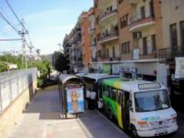 El pas soterrat de la plaça de Lluís Millet es talla al trànsit avui durant dues setmanes