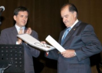2006: Medalla d'Honor pòstuma a Jesús Serra i Santamans