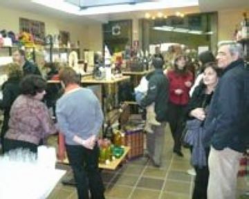 2007: S'inaugura la botiga de comerç just d'Intermón Oxfam