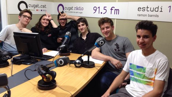 'El Núvol' conversa amb juvenils de l'Handbol Sant Cugat al SAF