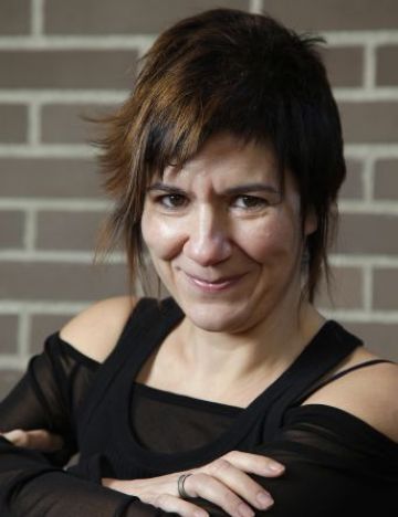 Empar Moliner: 'En la novel·la he volgut explicar que moltes decisions polítiques es prenen entre copes'