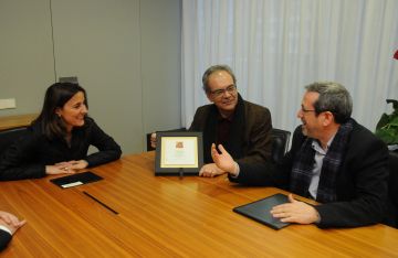 Mercè Conesa rep la nova directiva de la Unió Esportiva Sant Cugat