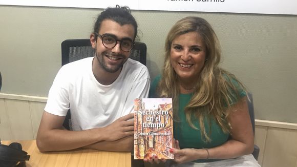 L'escriptora Cristina Gómez presenta la seva primera novel·la al magazín 'Connectats a l'estiu'