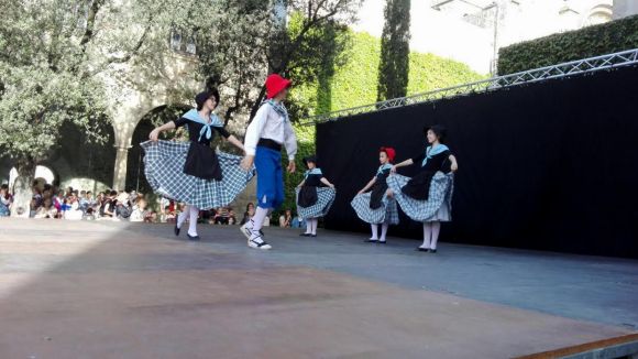 La plaça de Victòria dels Àngels es converteix avui en un espai de dansa popular