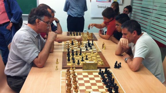 La Festa Major porta la simultània d'escacs a càrrec d'un mestre grec