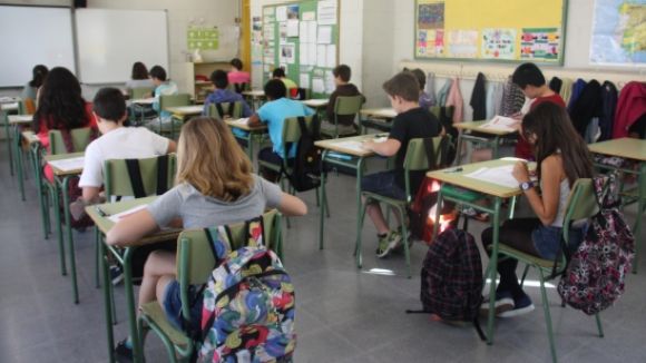 L'Ajuntament dóna 28.700 euros a les escoles per a la compra de llibres i material