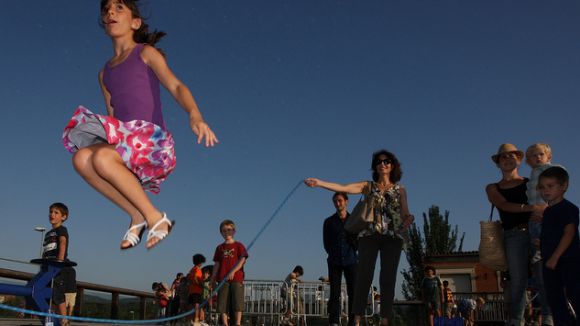 El tamborí platja clou les jornades de l'Esport al Carrer